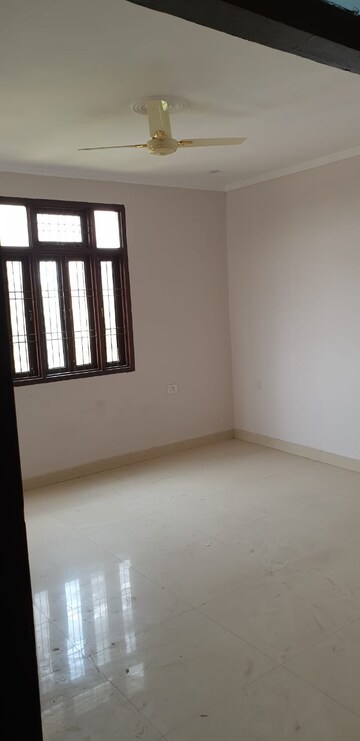 Room in 2 BHK Villa at Aiman House, Mahanagar – for Rent