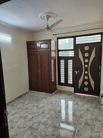 Room in 2 BHK Apartment at Sector 17 Dwarka – for Rent
