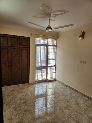Room in 2 BHK Apartment at Sector 17 Dwarka – for Rent