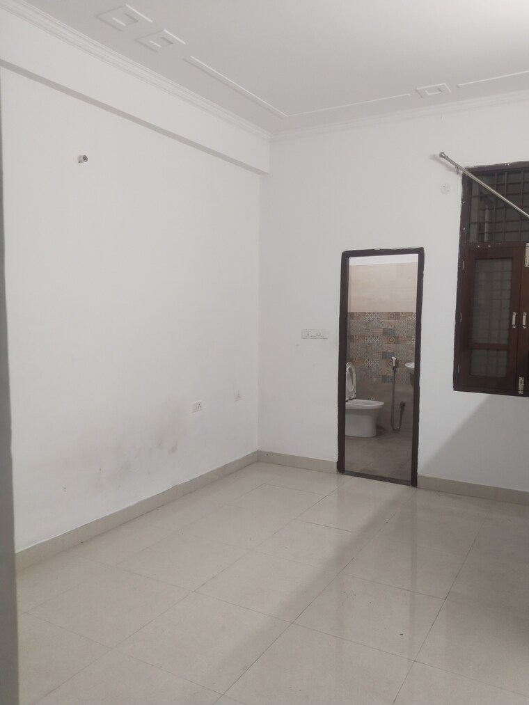 Room, gomti nagar 2 Bedroom 1000 Sq.Ft. Builder Floor In Gomti Nagar Lucknow 9193674