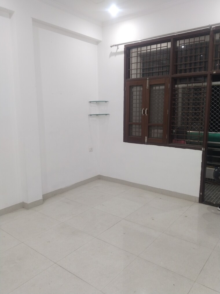 Room, gomti nagar 2 Bedroom 1000 Sq.Ft. Builder Floor In Gomti Nagar Lucknow 9193674