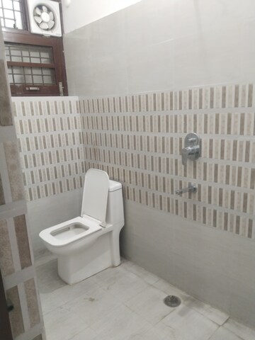Bathroom in 2 BHK Builder Floor at Gomti Nagar – for Rent