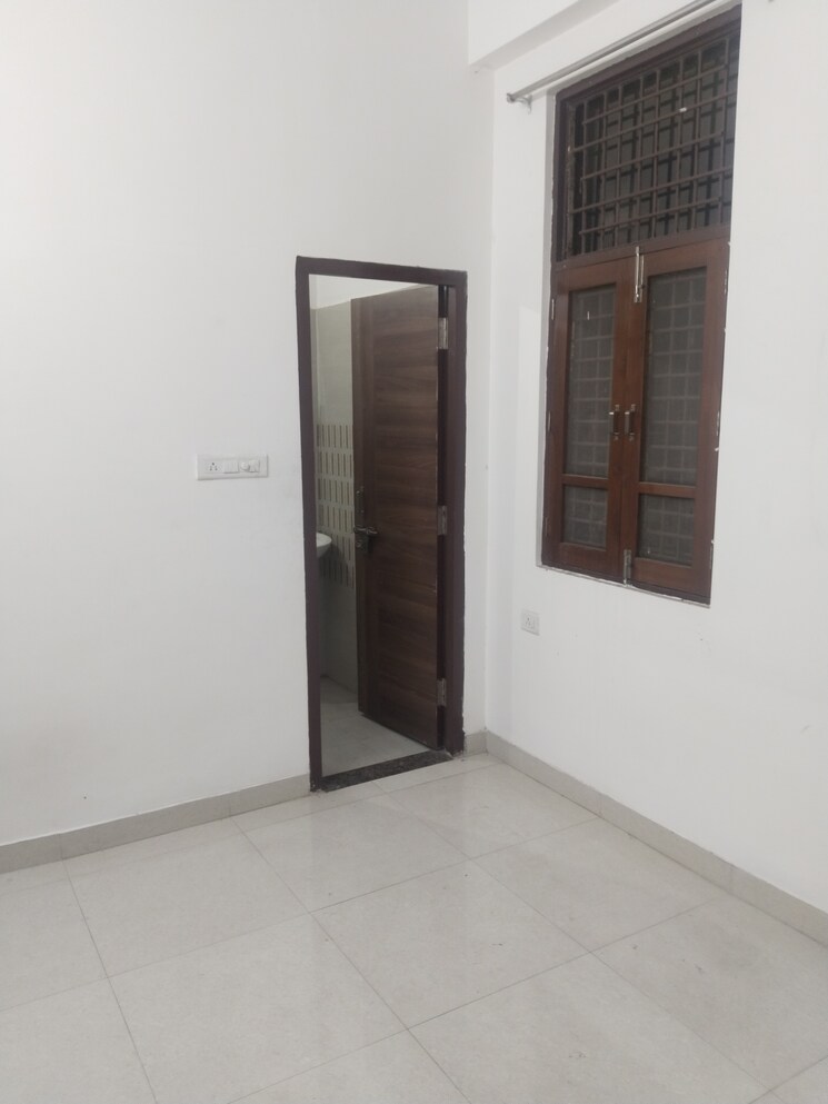 Room, gomti nagar 2 Bedroom 1000 Sq.Ft. Builder Floor In Gomti Nagar Lucknow 9193674