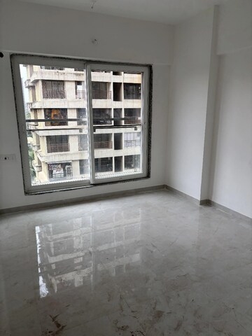 Room in 2 BHK Apartment at Vaibhavlaxmi Queens Avenue, Chembur – for Rent
