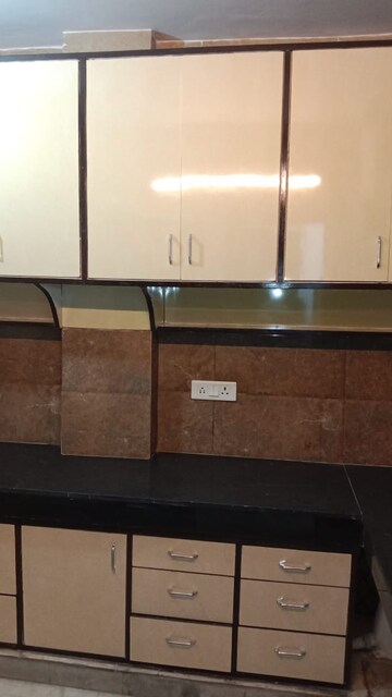 Furnished Amenities in 2 BHK Builder Floor at Chittaranjan Park – for Rent