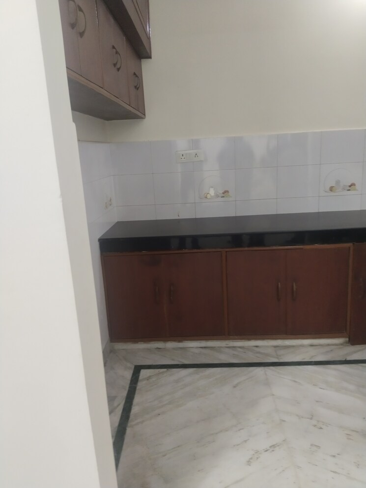 Kitchen, gomti nagar 2.5 Bedroom 1600 Sq.Ft. Builder Floor In Gomti Nagar Lucknow 9193722