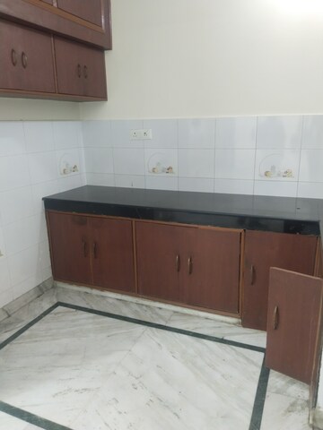 Kitchen in 2.5 BHK Builder Floor at Gomti Nagar – for Rent