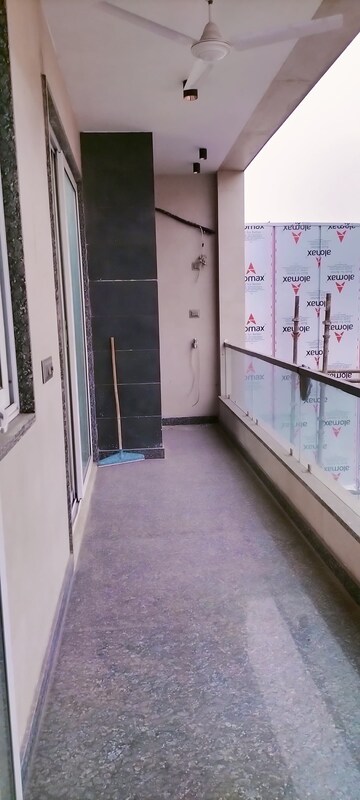 Balcony in 3.5 BHK Apartment at RWA BA Block Ashok Vihar, Ashok Vihar – for Sale