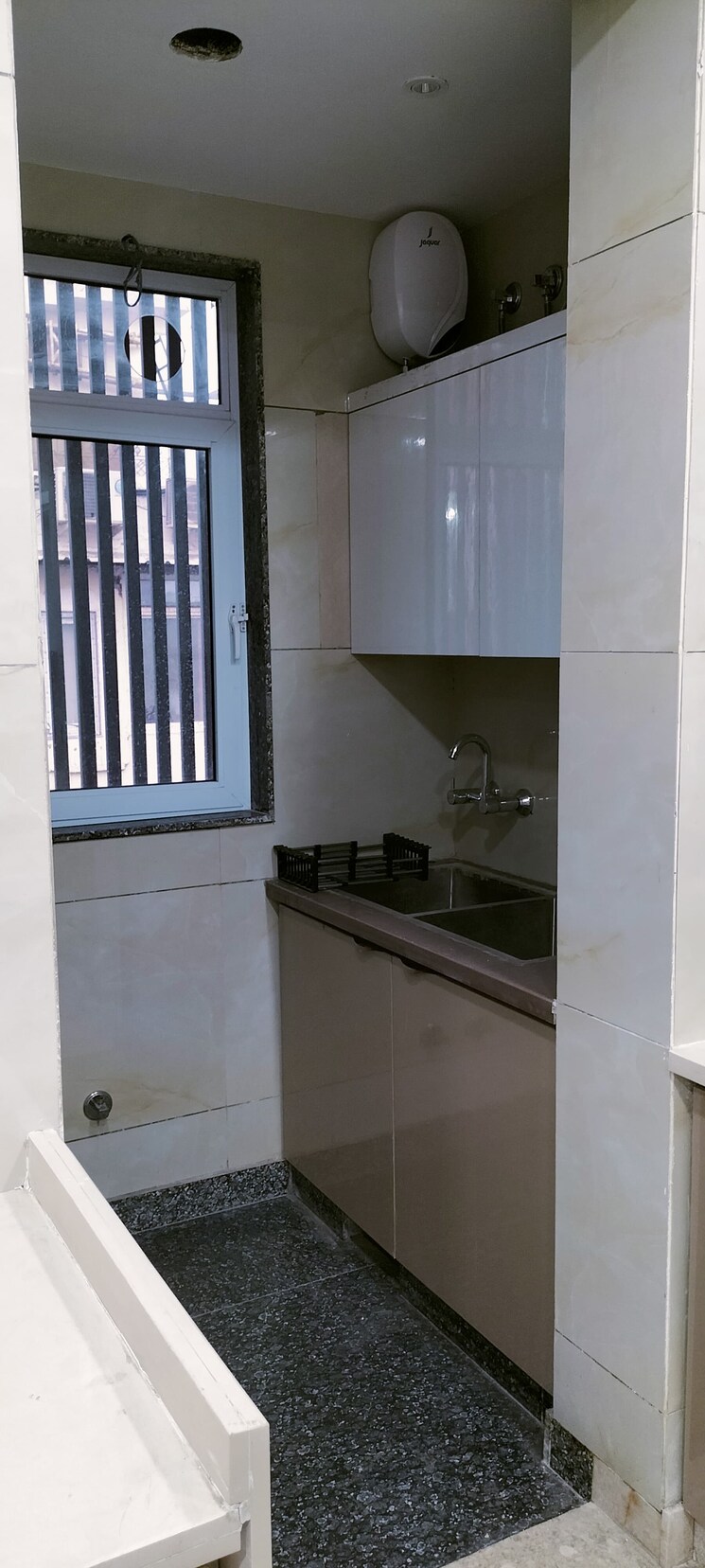 Kitchen, rwa-ba-block-ashok-vihar 3.5 Bedroom 1800 Sq.Ft. Apartment In Ashok Vihar Delhi 9193749