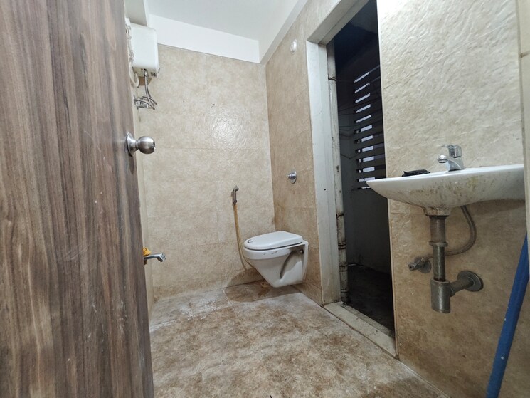 Bathroom, vishesh-balaji-symphony 2 Bedroom 686 Sq.Ft. Apartment In New Panvel Navi Mumbai 9193754
