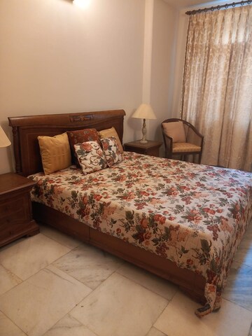 Bedroom in 3 BHK Builder Floor at Defence Colony – for Rent