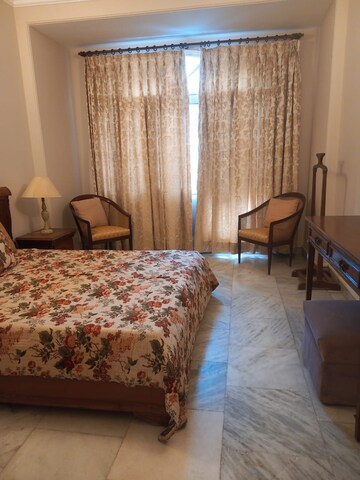 Bedroom in 3 BHK Builder Floor at Defence Colony – for Rent