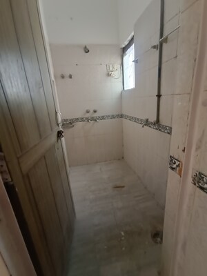 Attached Bathroom in 2.5 BHK Apartment at Kalkaji – for Sale