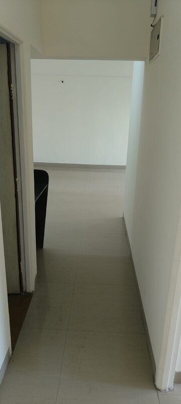 Room in 3 BHK Apartment at Kumar Palmgrove, Kondhwa – for Sale