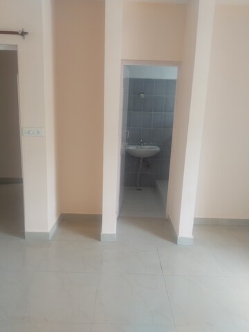 Room in 2 BHK Apartment at Gomti Nagar – for Rent