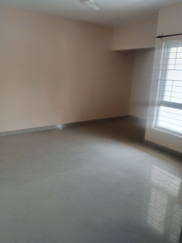 Room in 2 BHK Apartment at Gomti Nagar – for Rent