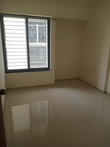 Room in 2 BHK Apartment at Saarrthi Skybay, Mahalunge – for Rent