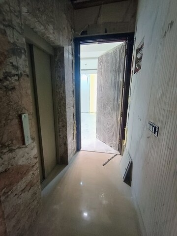 Lift in 3.5 BHK Apartment at Nainilake RWA, Model Town – for Sale