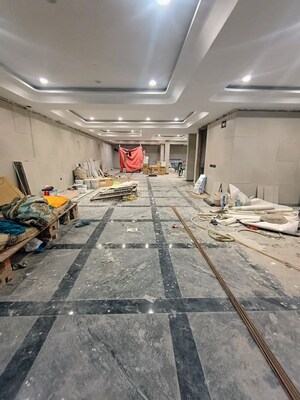 Parking in 3.5 BHK Apartment at Nainilake RWA, Model Town – for Sale