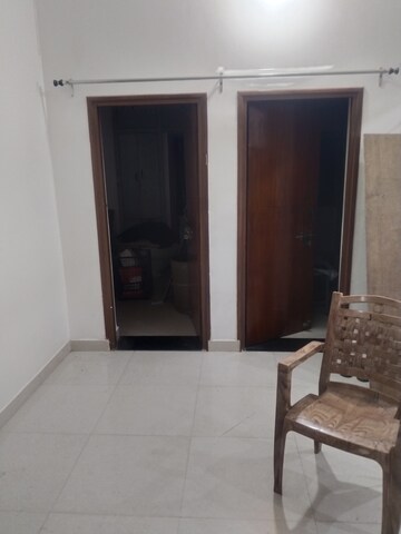 Living Room in 2 BHK Builder Floor at Gomti Nagar – for Rent