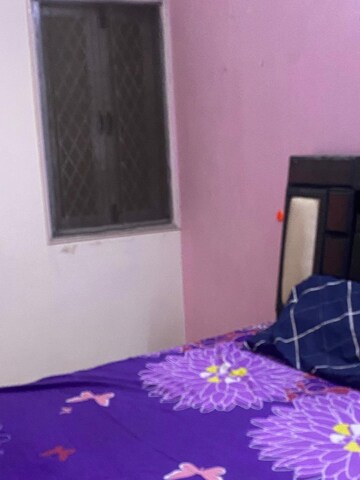 Bedroom in 1.5 BHK Builder Floor at Mayur Vihar – for Rent