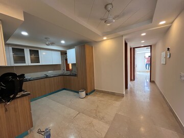 Room in 3 BHK Builder Floor at Ansal Sushant Lok I, Sector 43 – for Rent