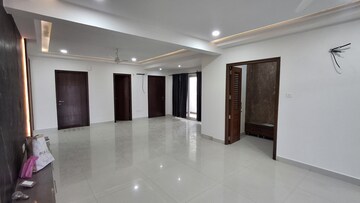 Room in 3 BHK Apartment at Movie Towers, Kokapet – for Rent
