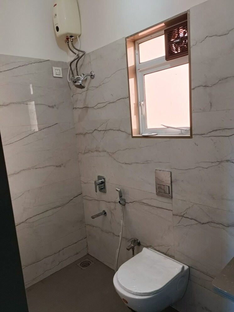 Bathroom, dgs-sheetal-dwar 1 Bedroom 350 Sq.Ft. Apartment In Malad East Mumbai 9193948
