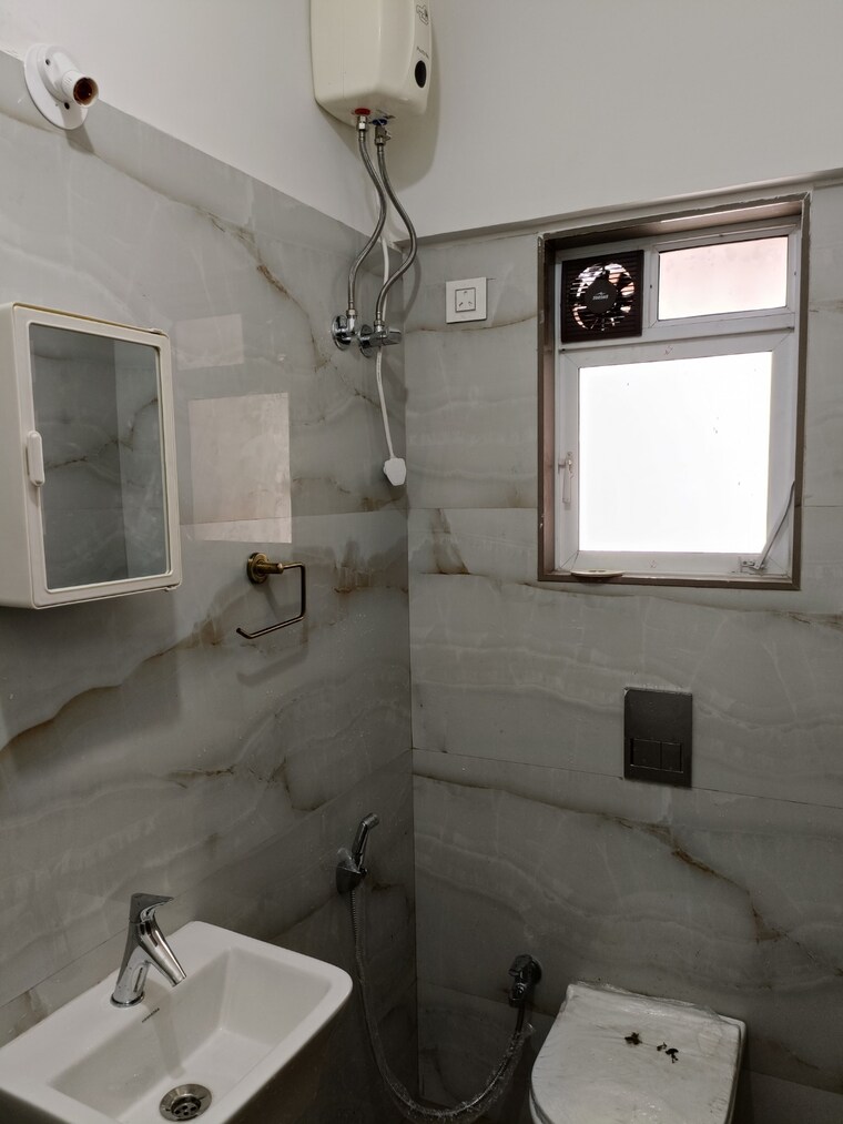 Bathroom, dgs-sheetal-dwar 1 Bedroom 350 Sq.Ft. Apartment In Malad East Mumbai 9193948