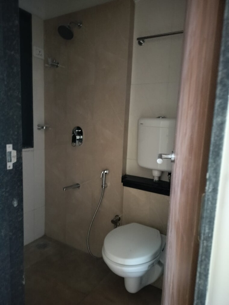 Bathroom, worli 2 Bedroom 650 Sq.Ft. Apartment In Worli Mumbai 9193962