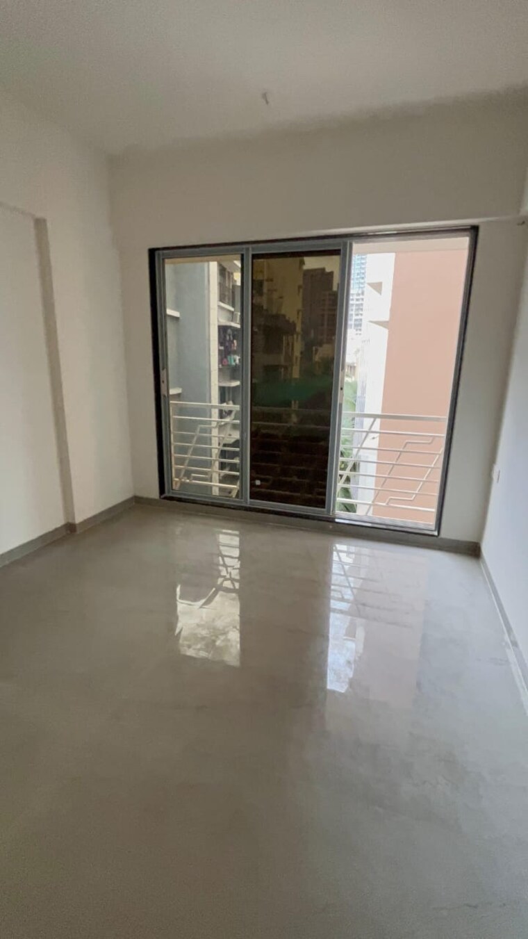 Room, goregaon west 2.5 Bedroom 890 Sq.Ft. Apartment In Goregaon West Mumbai 9193971