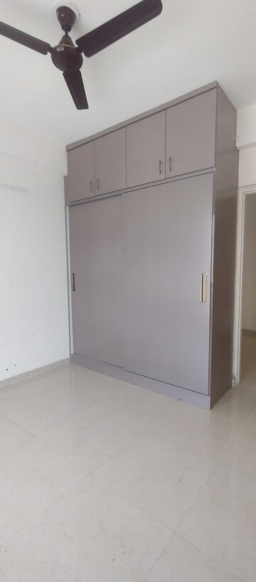 Room in 2 BHK Apartment at Signature The Millennia 2, Sector 37d – for Rent