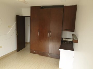 Room in 2 BHK Apartment at Ashish Garden Estate, Goregaon West – for Rent