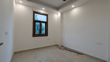Room in 4 BHK Builder Floor at Saket – for Rent