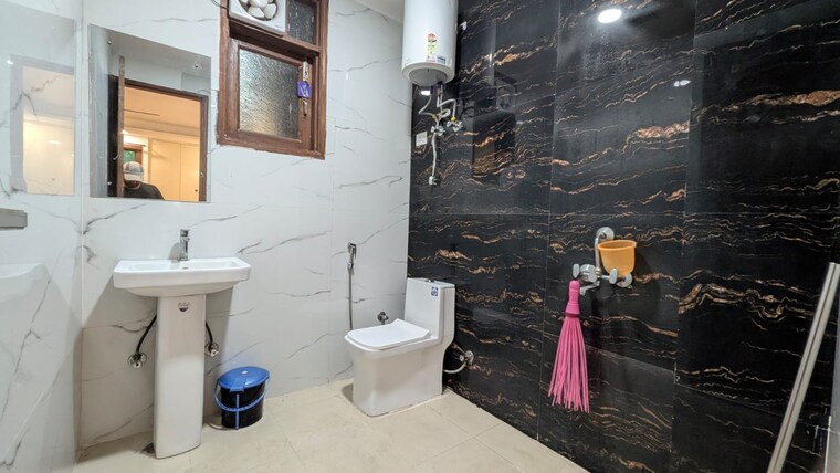 Bathroom, saket 4 Bedroom 1800 Sq.Yd. Builder Floor In Saket Delhi 9194033