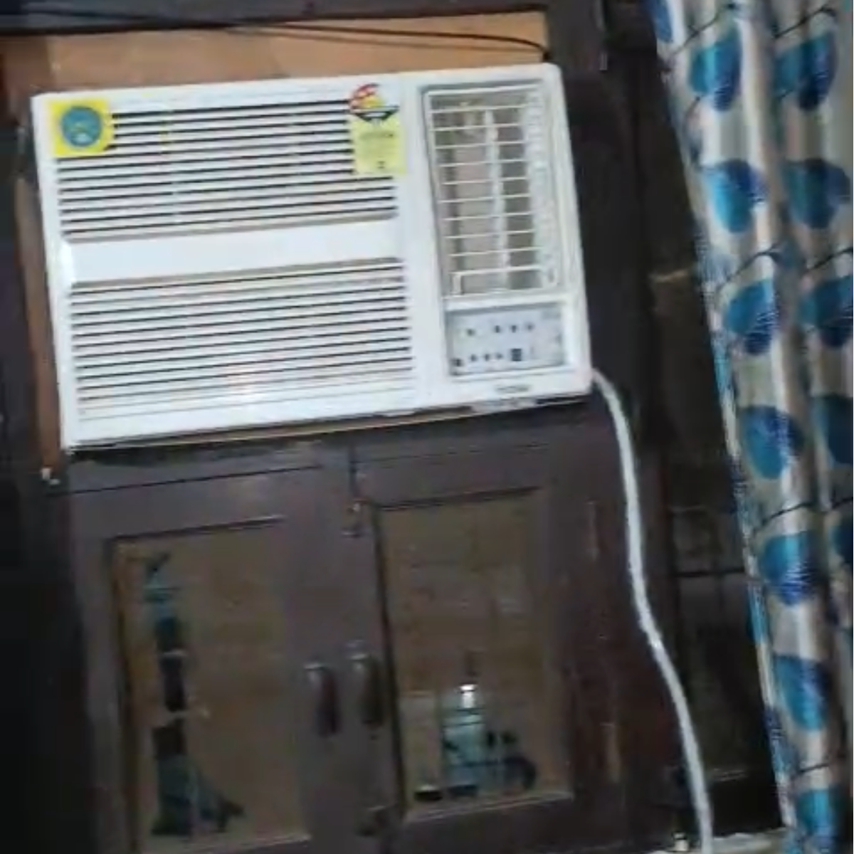 1 BHK + Pooja Room Builder Floor For Rent in JLD Tower