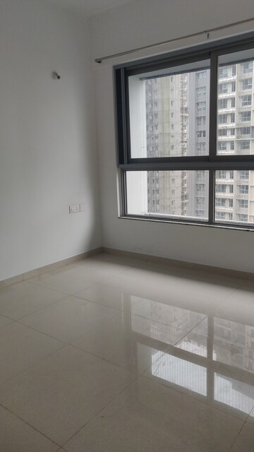 1 BHK Apartment For Rent in Kalpataru Immensa, Kolshet Road