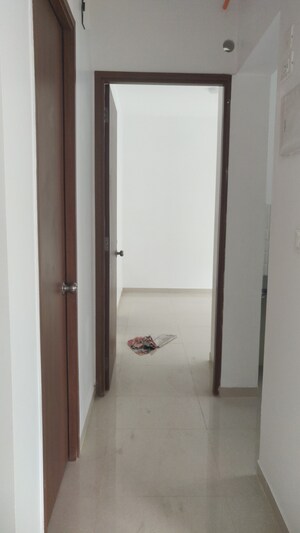 Furnished Amenities in 1 BHK Apartment at Kalpataru Immensa, Kolshet Road – for Rent