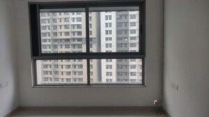 Room in 1 BHK Apartment at Kalpataru Immensa, Kolshet Road – for Rent