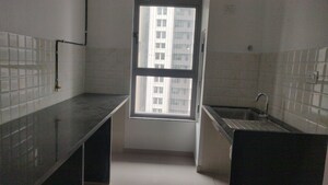 Room in 1 BHK Apartment at Kalpataru Immensa, Kolshet Road – for Rent