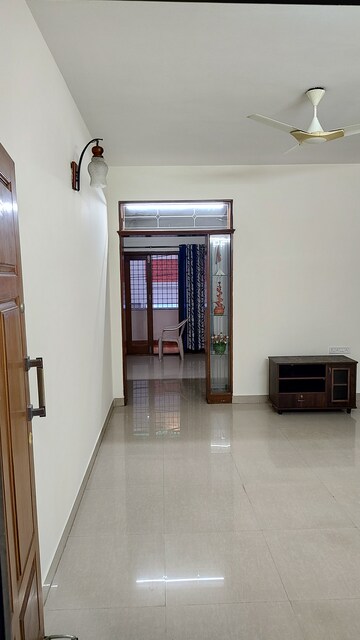 Room in 2 BHK Apartment at Rustam Bagh Layout – for Rent