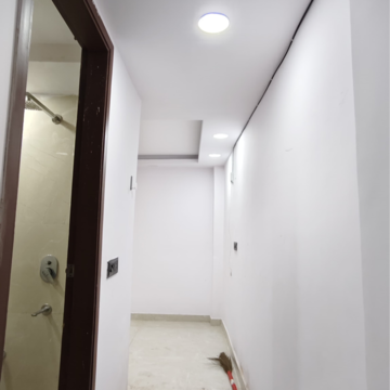 Building Lobby in 1 RK Builder Floor at Govindpuri – for Rent