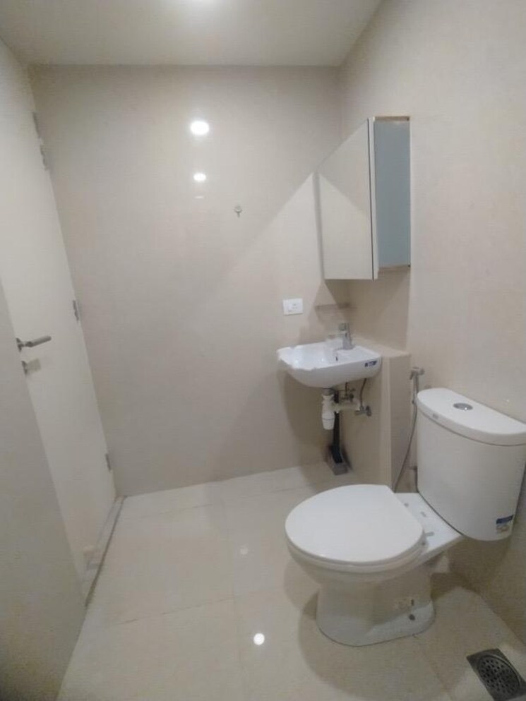 Attached Bathroom, hiranandani-queensgate 1 Bedroom 416 Sq.Ft. Apartment In Bannerghatta Bangalore 9194147