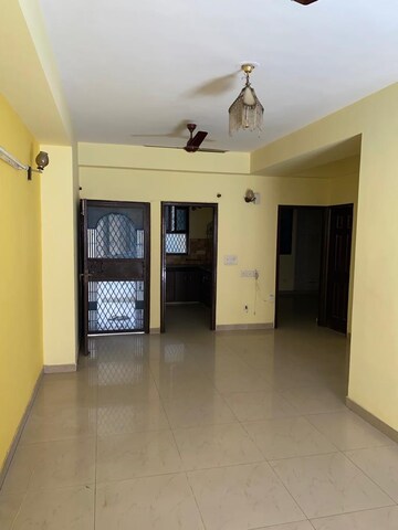 Room in 2 BHK Apartment at Leela Homes, Vaibhav Khand – for Sale