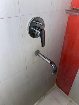 Furnished Amenities in 2 BHK Apartment at Leela Homes, Vaibhav Khand – for Sale