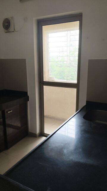 Room in 1.5 BHK Apartment at Lodha Casa Rio, Dombivli East – for Rent