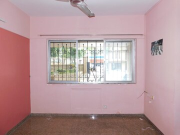 Room in 1 BHK Apartment at Valentine Apartments, Goregaon East – for Rent