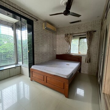 Bedroom in 2 BHK Apartment at Goregaon East – for Rent