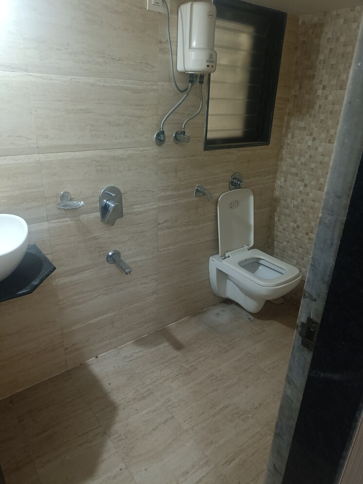 Bathroom, charkop-silver-presidency 1 Bedroom 600 Sq.Ft. Apartment In Kandivali West Mumbai 9194344