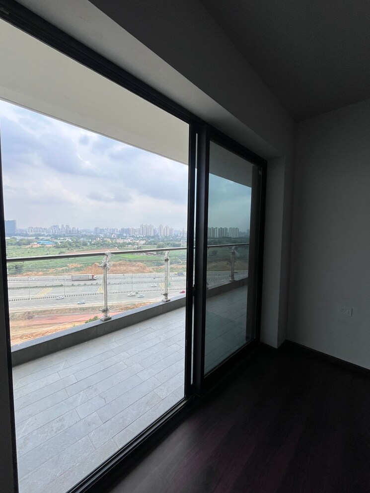 Room, godrej-meridien 3 Bedroom 2002 Sq.Ft. Apartment In Sector 106 Gurgaon 9194359